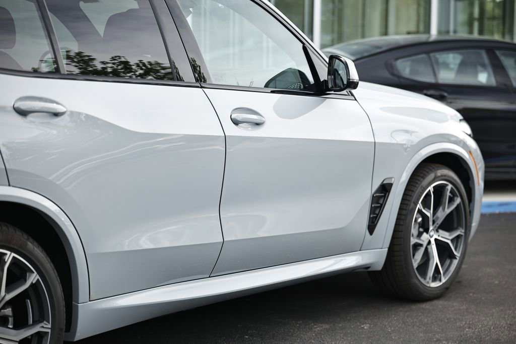 New 2026 BMW X5 xDrive50e w/ M Sport Package image 8