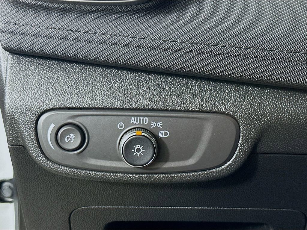 Used 2024 Chevrolet TrailBlazer LS w/ LS Convenience Package image 21