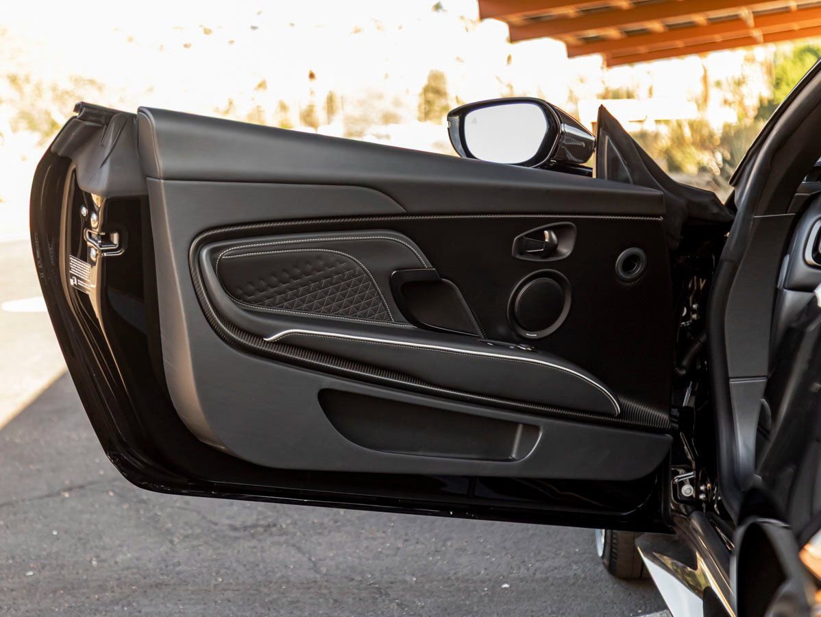 Used 2022 Aston Martin DBS Superleggera image 13