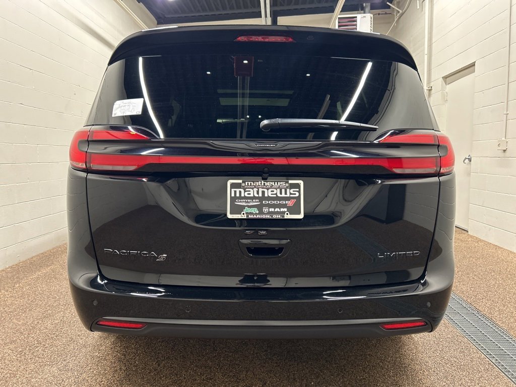 New 2026 Chrysler Pacifica Limited image 3