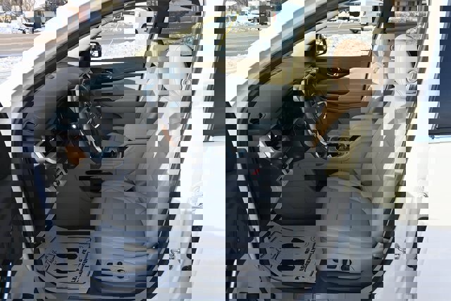 Used 2021 GMC Acadia SLT w/ Technology Package image 27