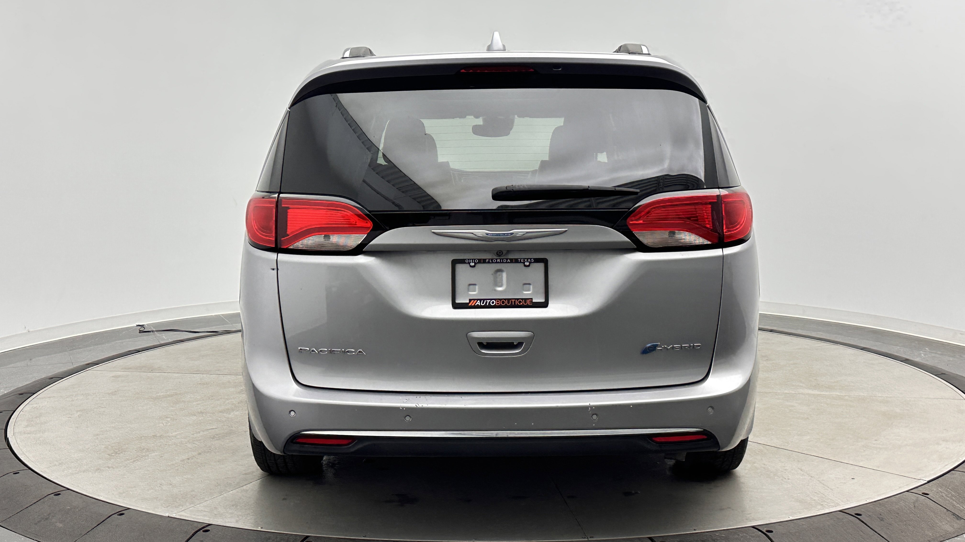 Used 2018 Chrysler Pacifica Limited w/ Advanced Safetytec Group FWD image 7