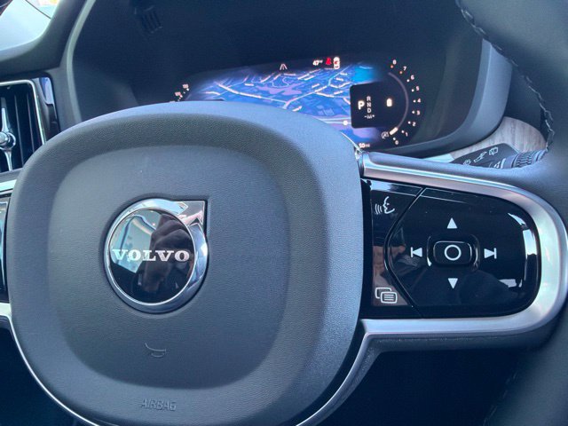 New 2027 Volvo XC60 B5 Plus AWD/4WD image 23
