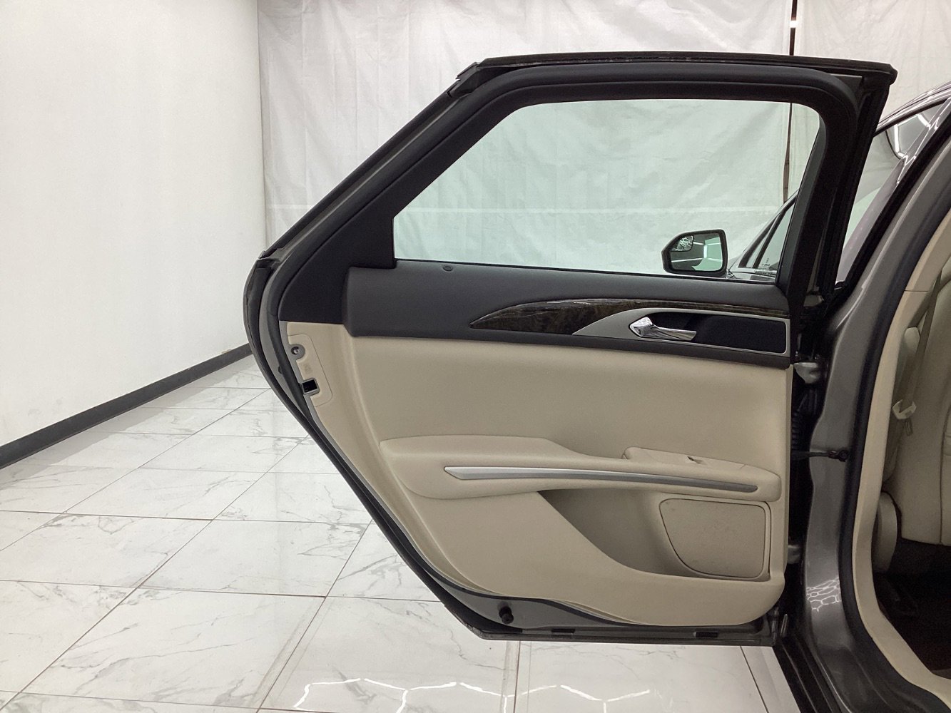 Used 2016 Lincoln MKZ Hybrid image 24