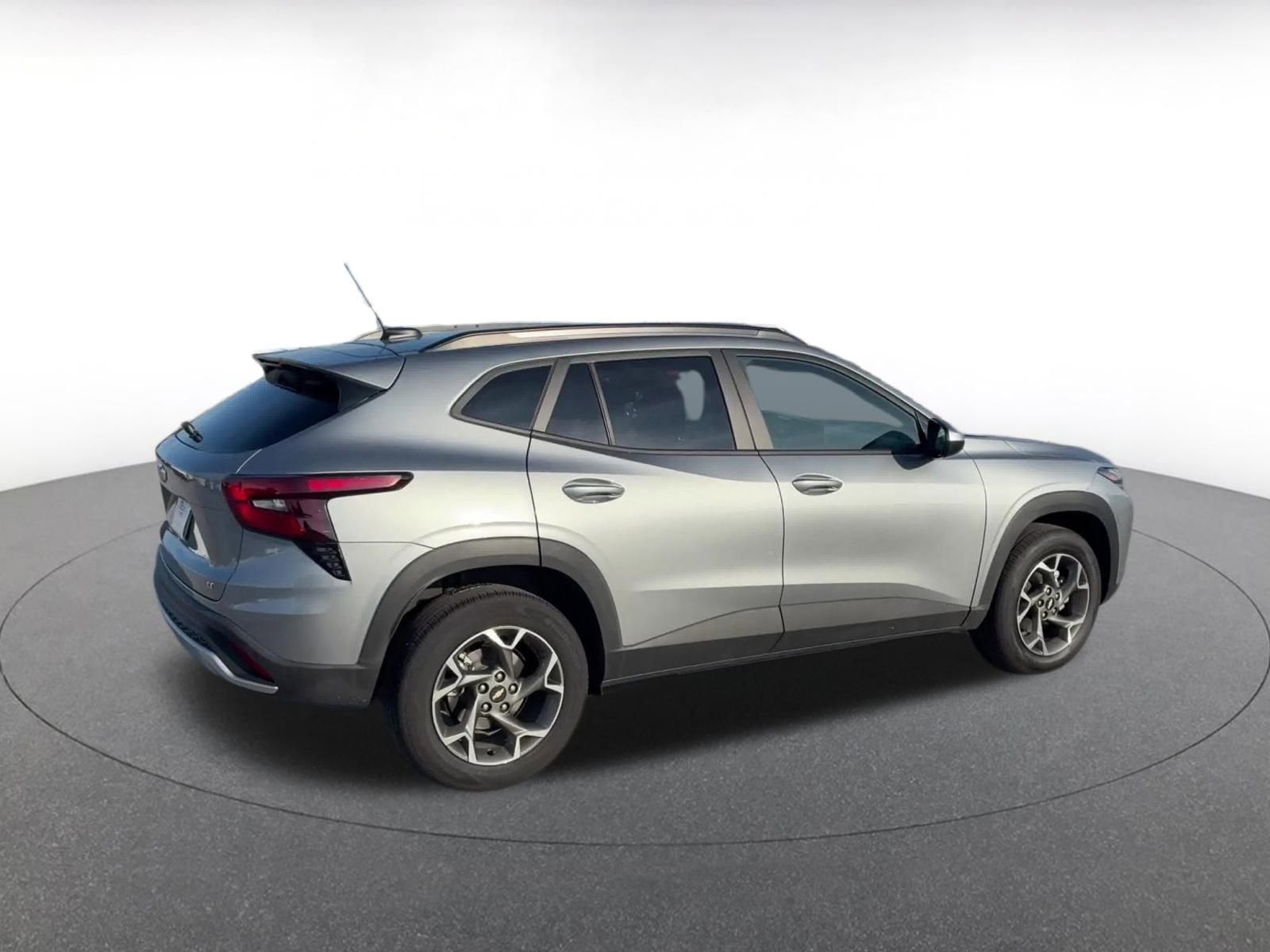 Used 2025 Chevrolet Trax LT image 15