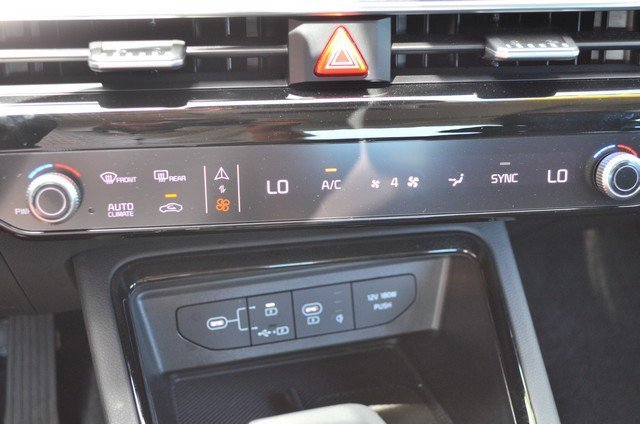 Used 2025 Kia K5 EX image 30