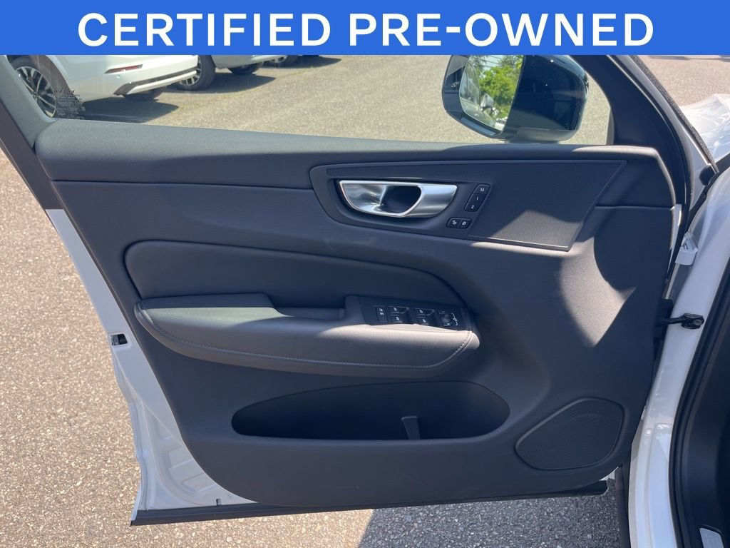 Certified 2025 Volvo XC60 B5 Plus AWD/4WD image 11