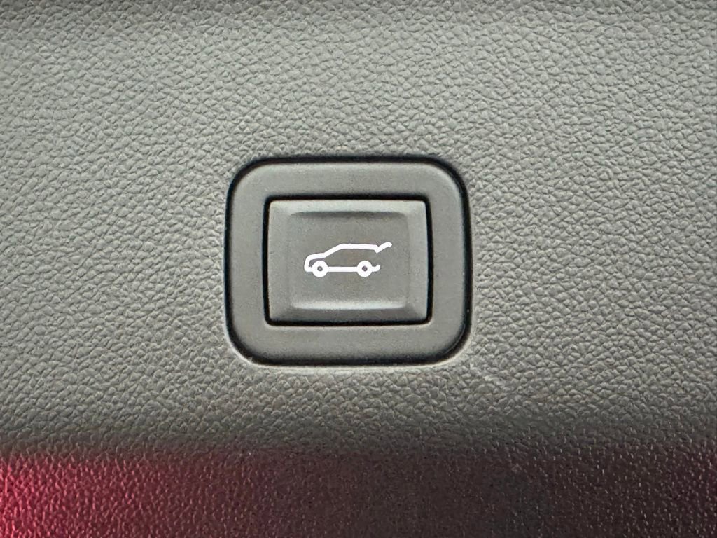 Used 2023 Cadillac Escalade Sport w/ LPO, ONYX Package AWD/4WD image 15