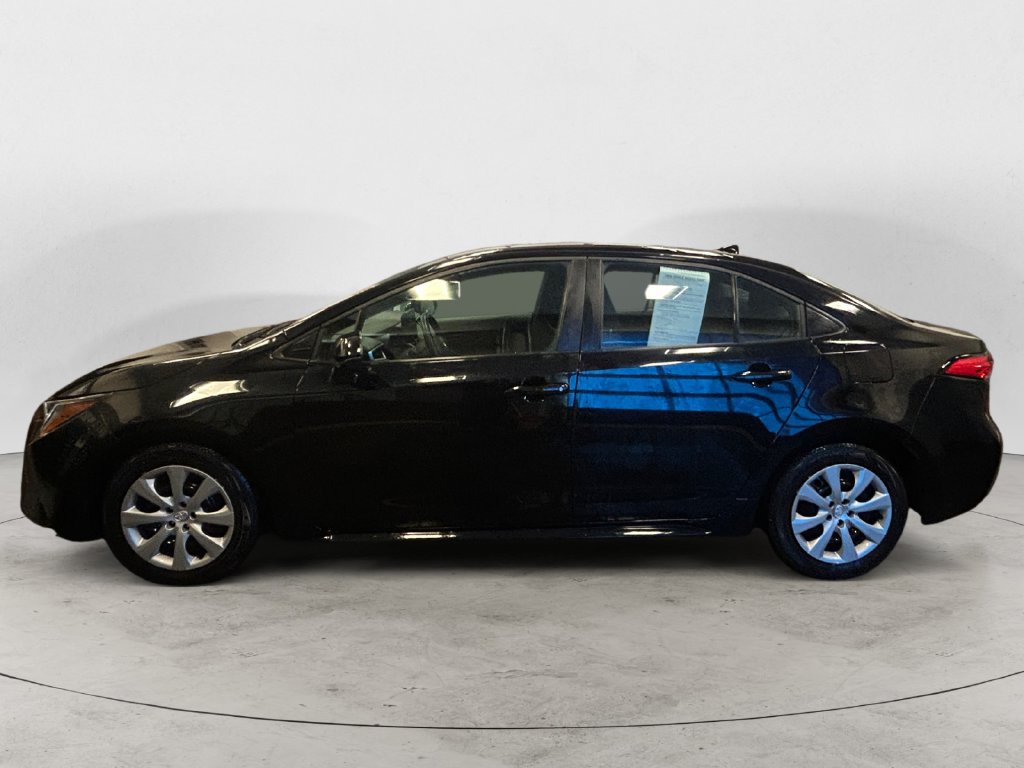 Used 2024 Toyota Corolla LE FWD image 2