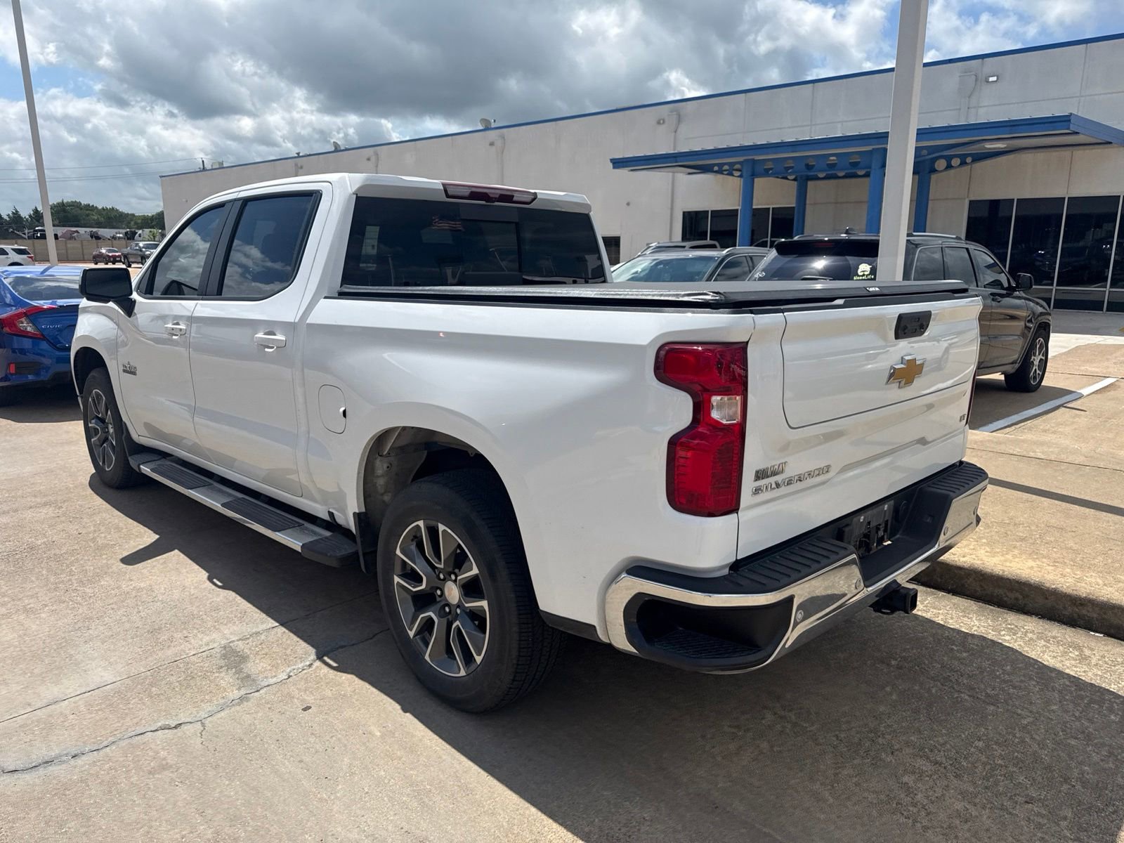 Used 2025 Chevrolet Silverado 1500 LT w/ Texas Edition Plus RWD image 3