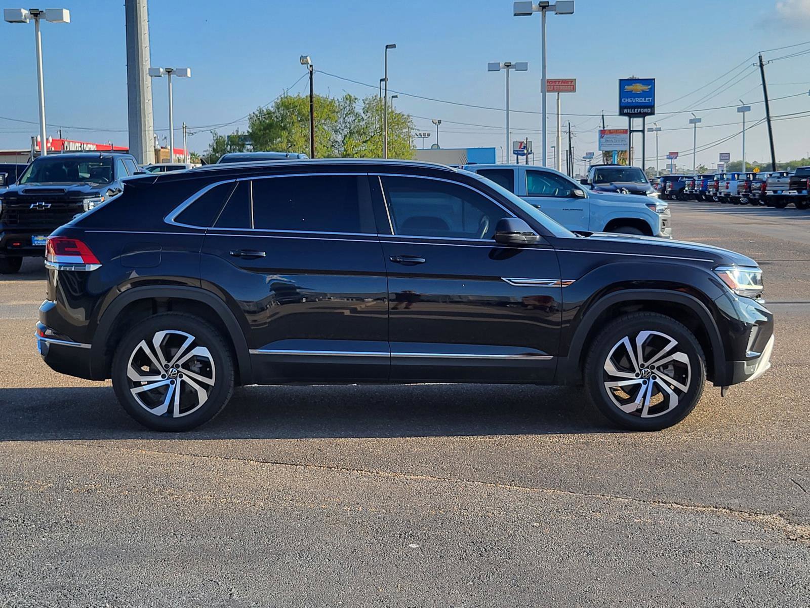 Used 2022 Volkswagen Atlas Cross Sport SEL image 6