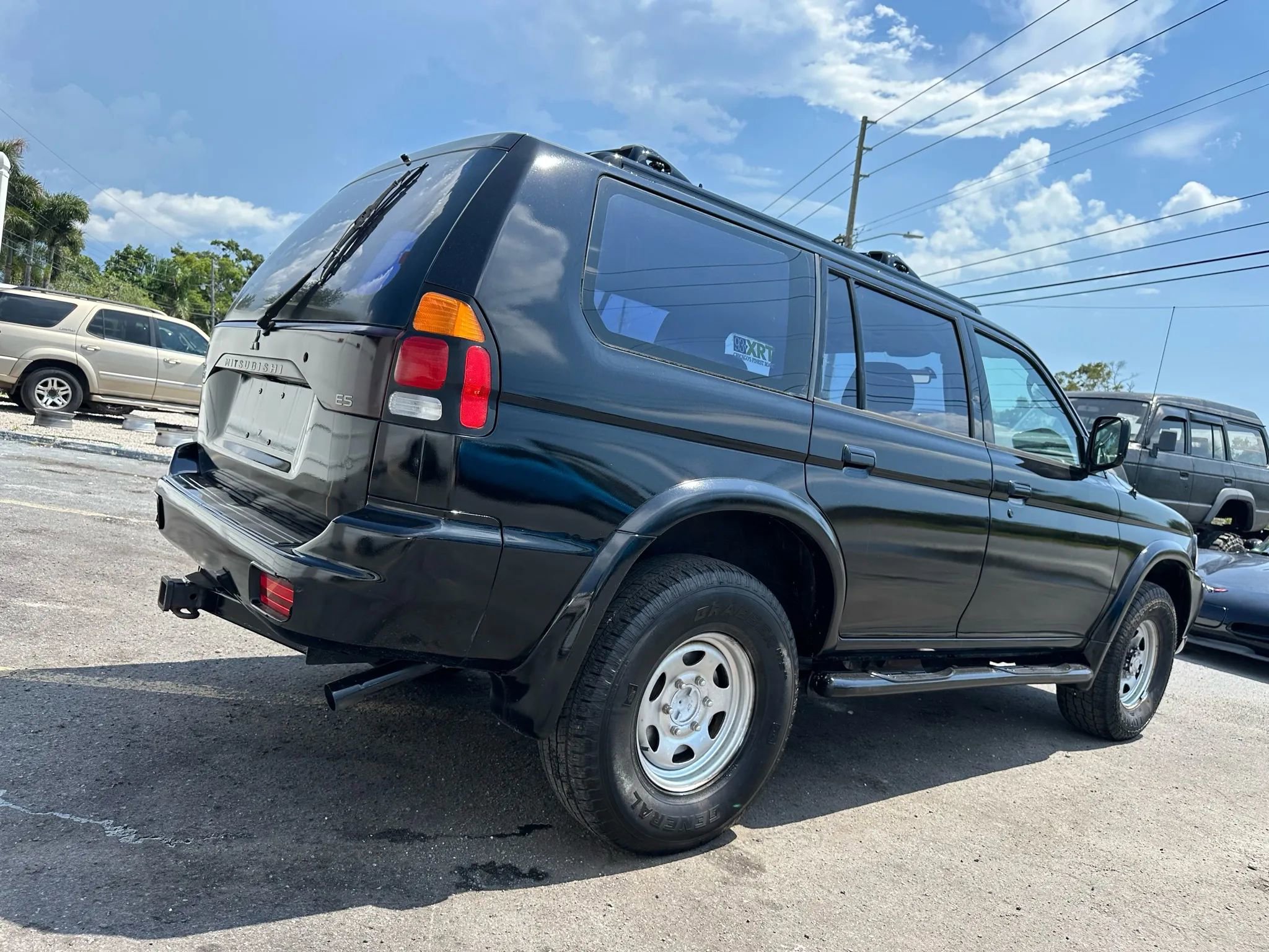 Used 2001 Mitsubishi Montero Sport ES RWD image 3