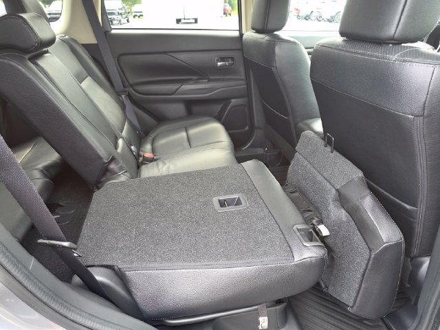 Used 2016 Mitsubishi Outlander GT AWD/4WD image 24