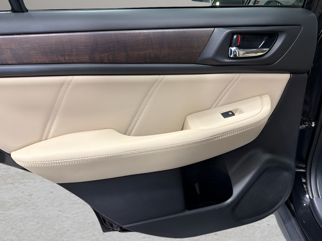Used 2018 Subaru Outback 2.5i Limited AWD/4WD image 32