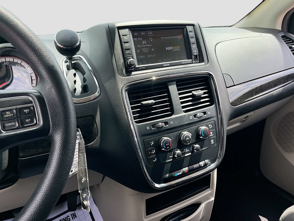 Certified 2018 Dodge Grand Caravan SE w/ UConnect Hands-Free Group FWD image 14