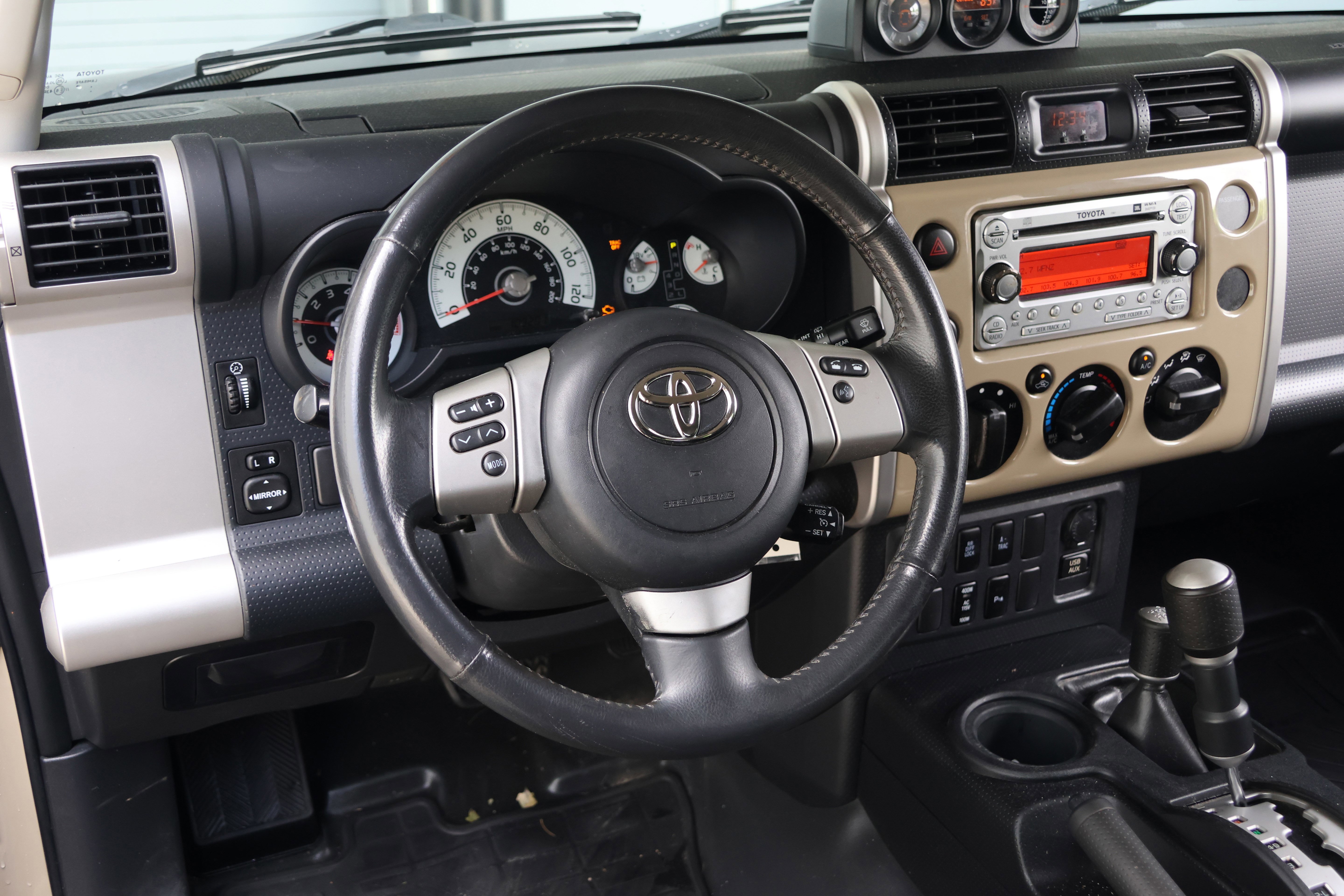 Used 2012 Toyota FJ Cruiser 4WD w/ Upgrade Pkg image 17