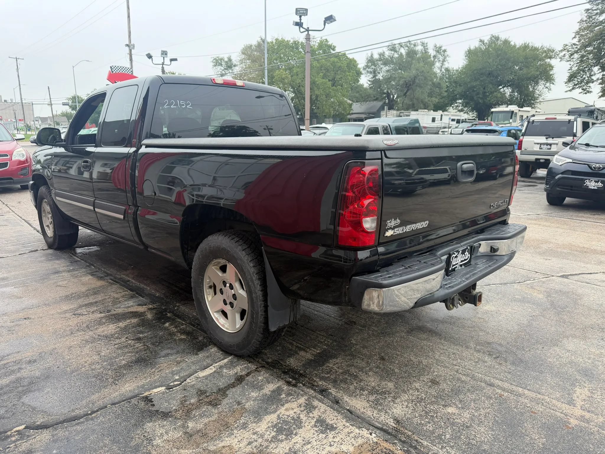 Used 2005 Chevrolet Silverado 1500 LT w/ Light Duty Power Package AWD/4WD image 5