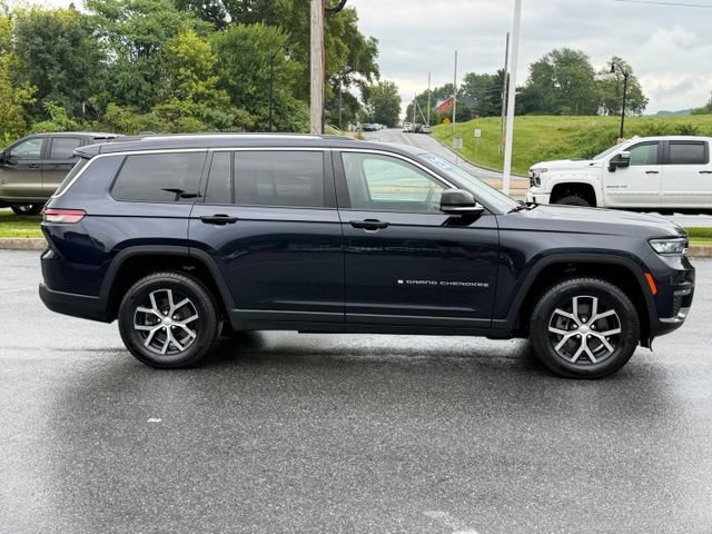 Used 2023 Jeep Grand Cherokee L Limited AWD/4WD image 15