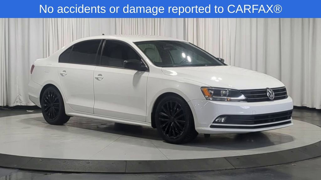 Used 2016 Volkswagen Jetta Sport FWD image 2