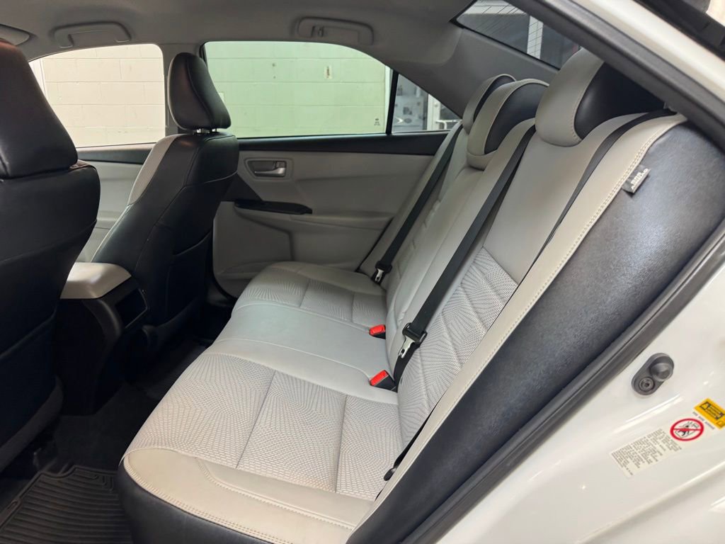 Used 2016 Toyota Camry SE FWD image 15