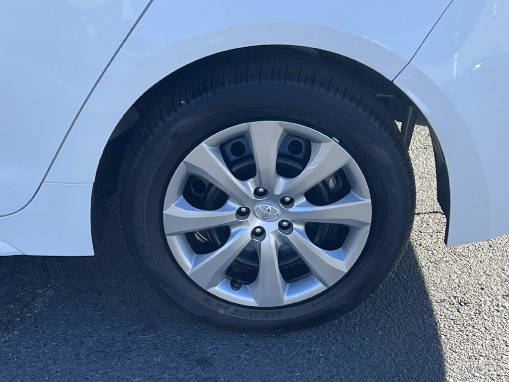 Used 2024 Toyota Corolla LE FWD image 13