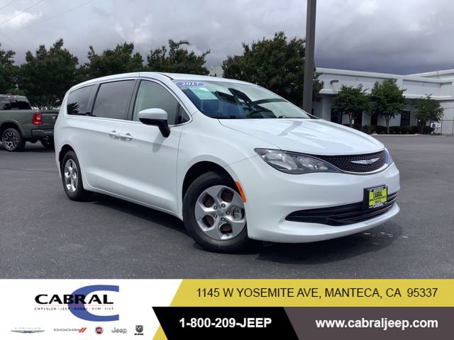 Used 2017 Chrysler Pacifica LX w/ Tire & Wheel Group FWD image 1