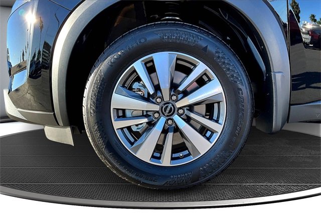 New 2025 Nissan Pathfinder SL image 13