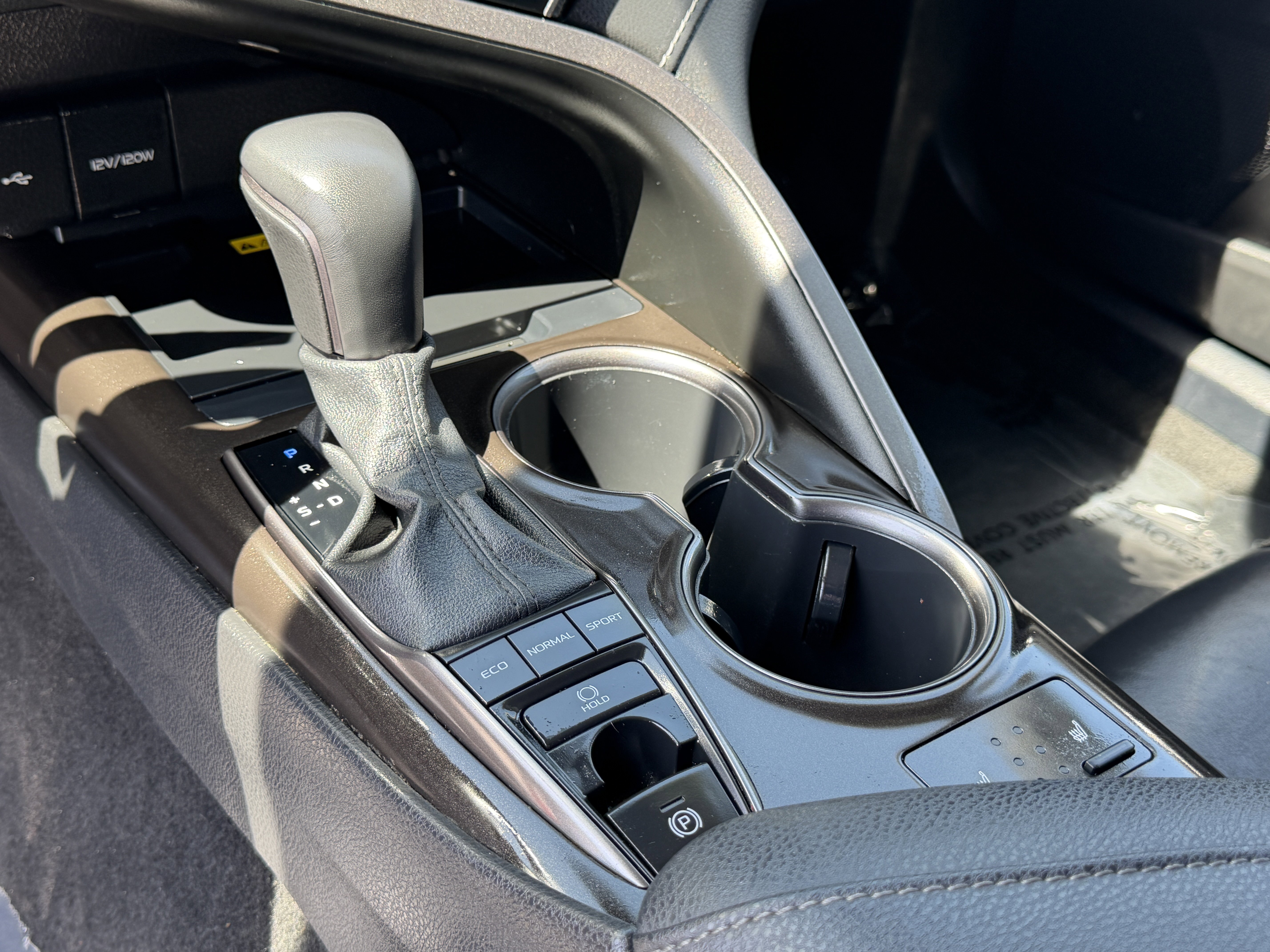 Used 2022 Toyota Camry XSE w/ Carpet Mat Package (TMS) FWD image 26