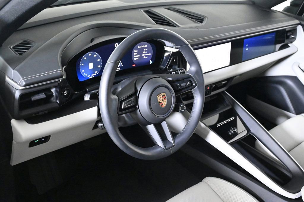 Certified 2025 Porsche Macan Electric RWD image 4