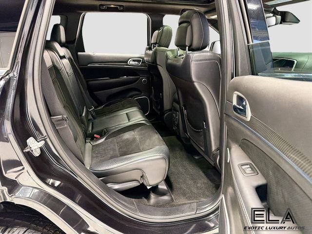 Used 2015 Jeep Grand Cherokee SRT image 29