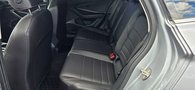 Used 2023 Volkswagen Jetta SE image 11