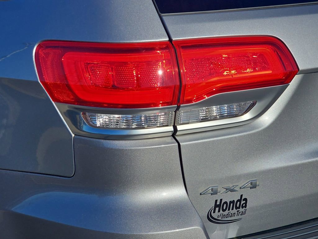 Used 2018 Jeep Grand Cherokee Limited image 40