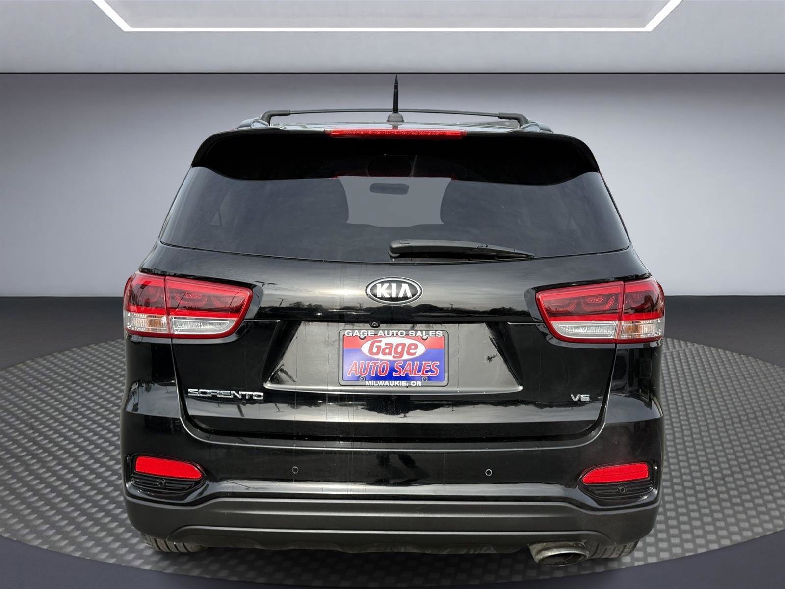 Used 2019 Kia Sorento S image 4