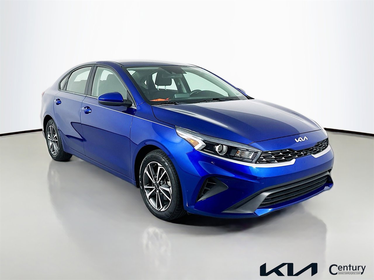 Certified 2022 Kia Forte LXS FWD image 3