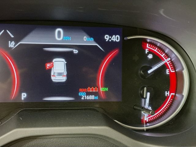 Used 2023 Toyota RAV4 XLE Premium image 12