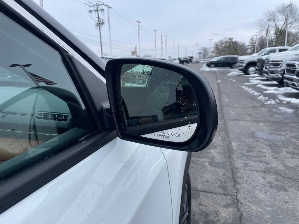 Used 2024 Jeep Compass Limited image 16