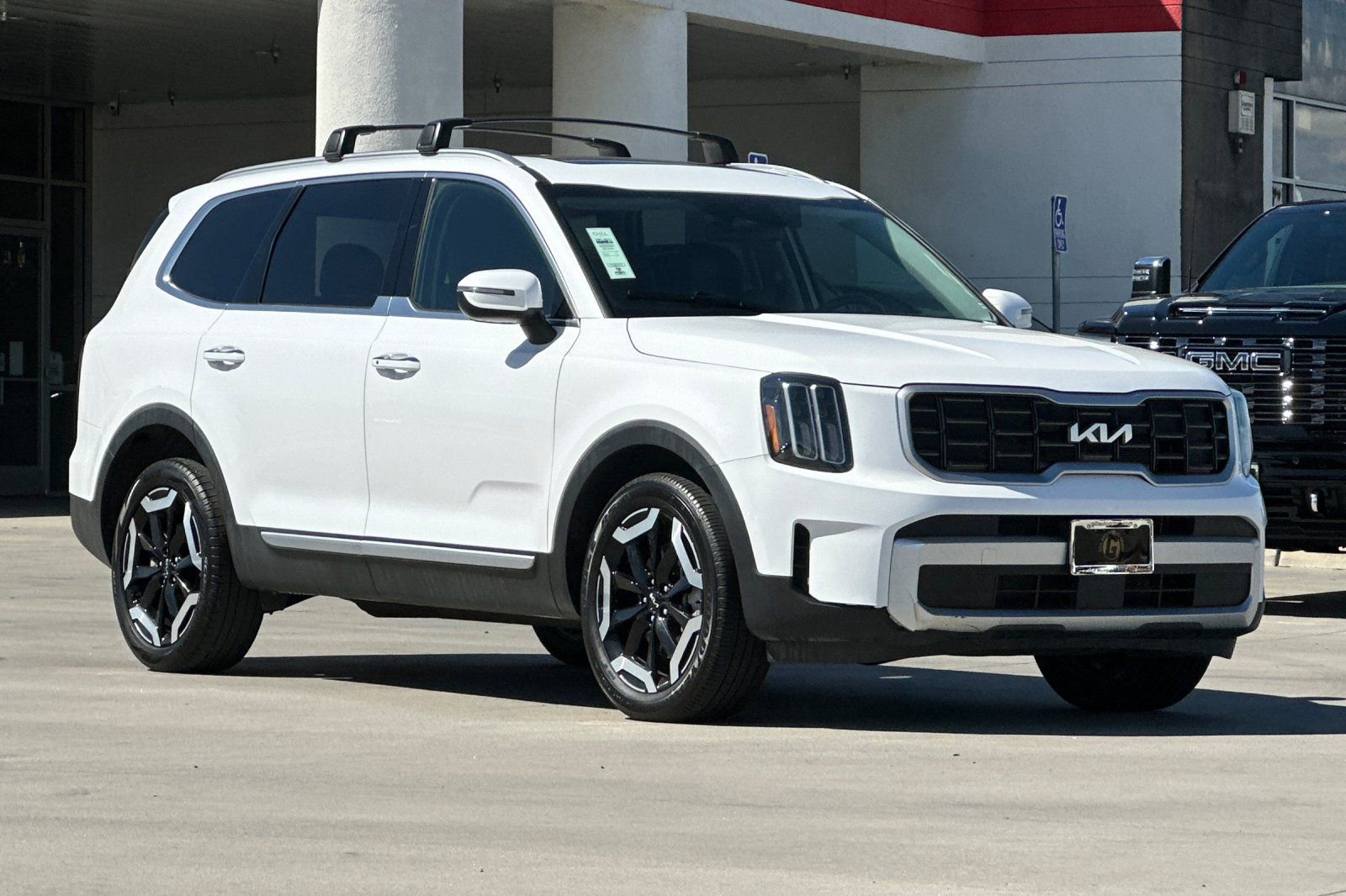 Used 2025 Kia Telluride S image 8