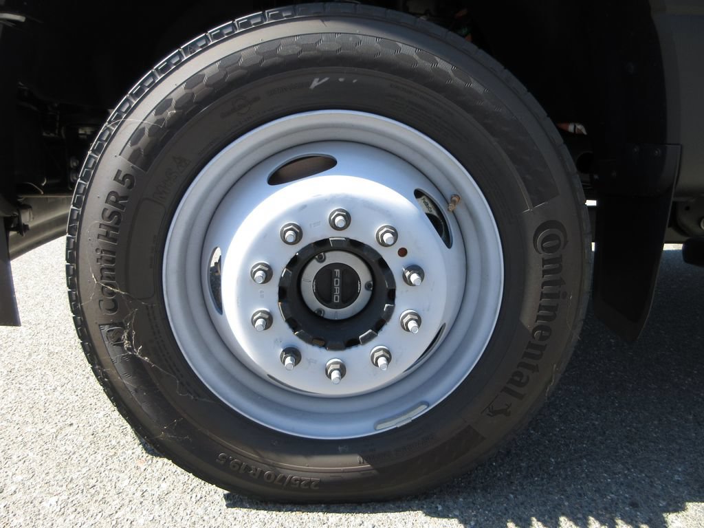 New 2025 Ford F550 4x4 SuperCab Super Duty image 5