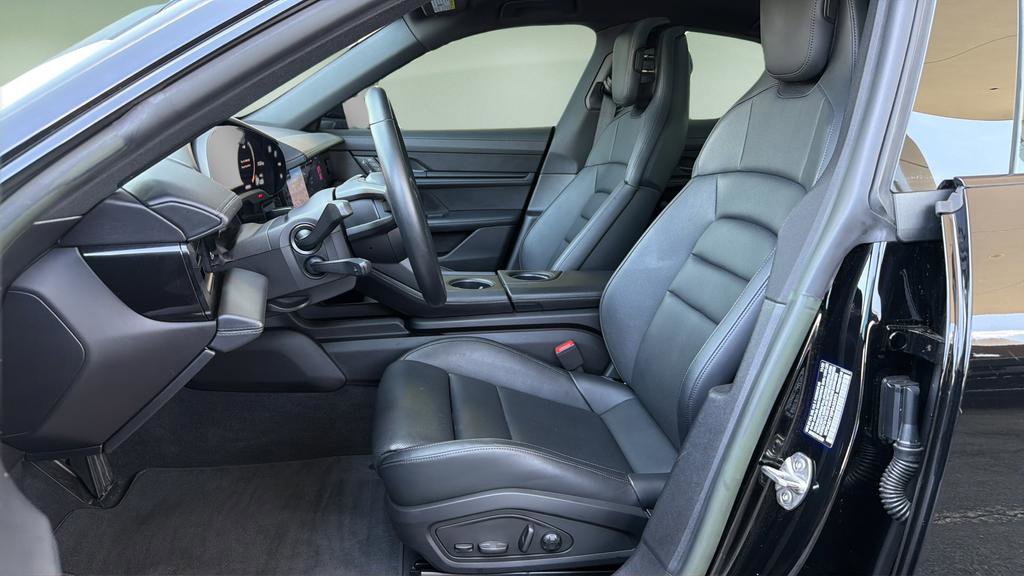 Used 2023 Porsche Taycan 4S w/ Premium Package image 23