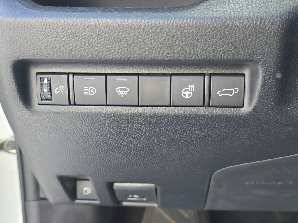 Used 2022 Toyota RAV4 SE w/ Convenience Package AWD/4WD image 25
