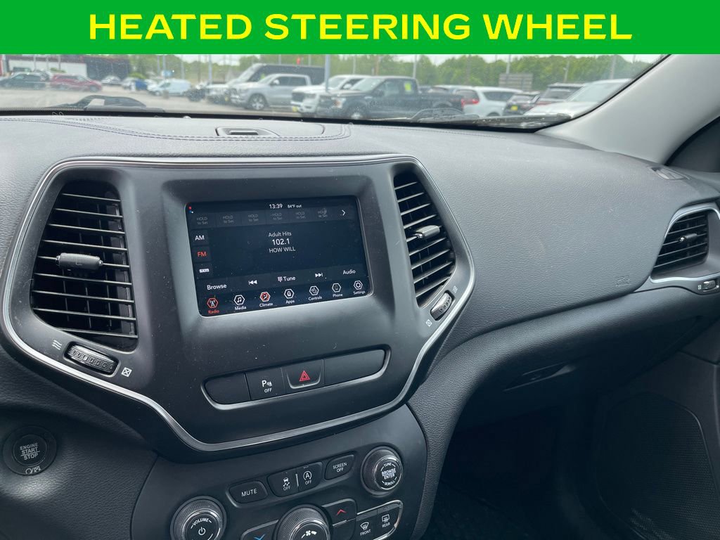 Used 2019 Jeep Cherokee Latitude Plus w/ Cold Weather Group AWD/4WD image 18
