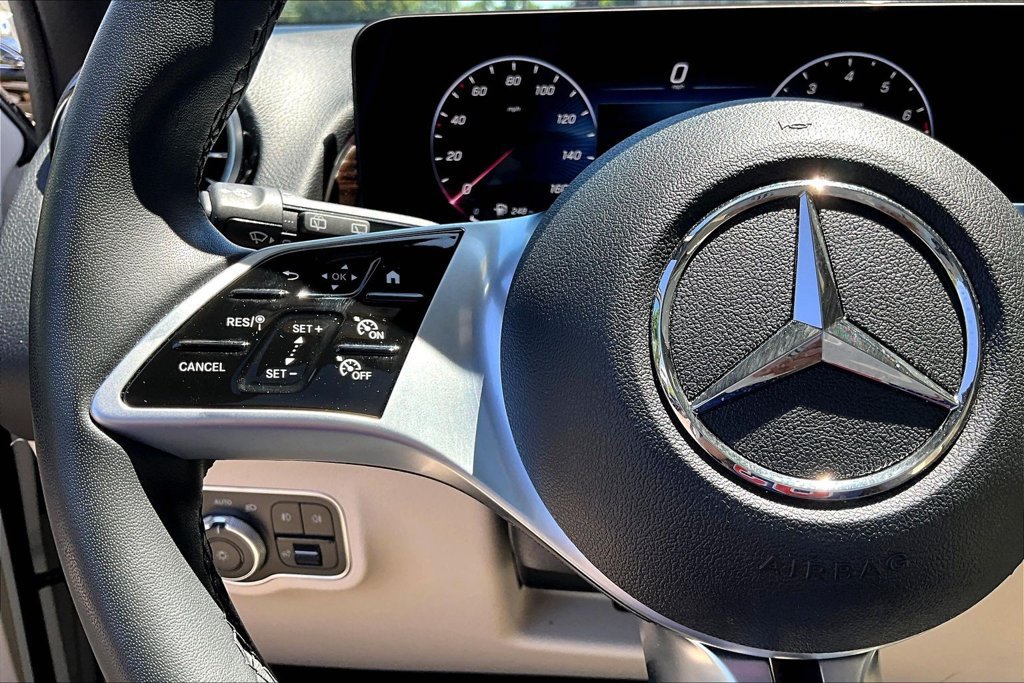 Used 2026 Mercedes-Benz GLB 250 4MATIC image 20