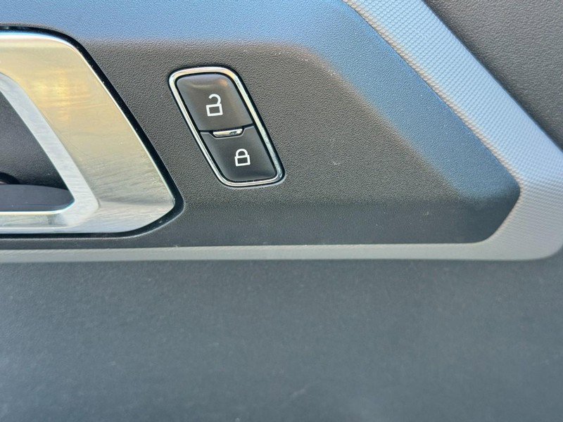 Used 2022 Ford Bronco Black Diamond image 17