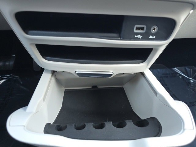 Used 2020 Chrysler Pacifica Limited image 17