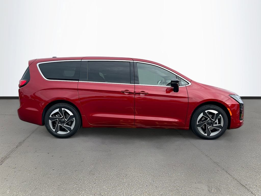 New 2027 Chrysler Pacifica Touring Plus FWD image 8