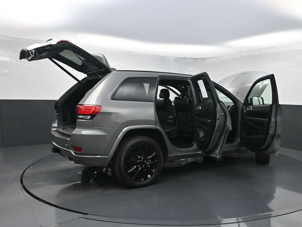 Used 2022 Jeep Grand Cherokee Laredo X RWD image 38