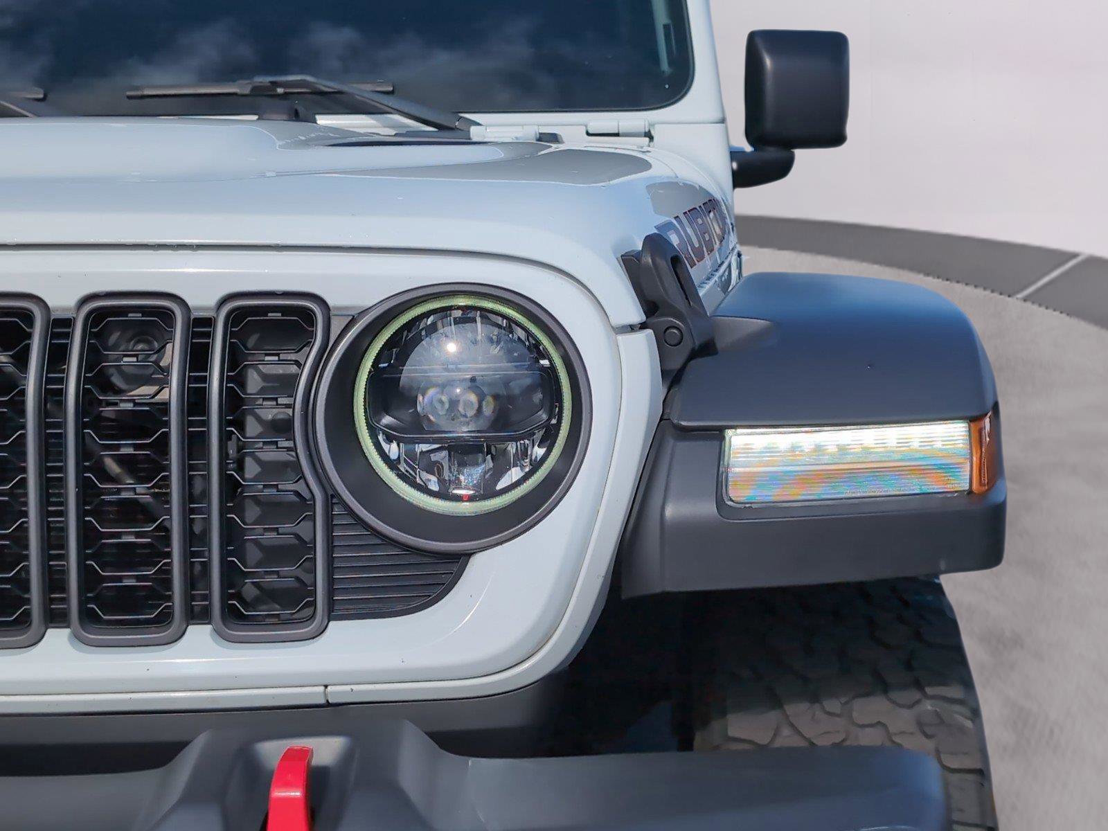 Used 2024 Jeep Wrangler Unlimited Rubicon image 13