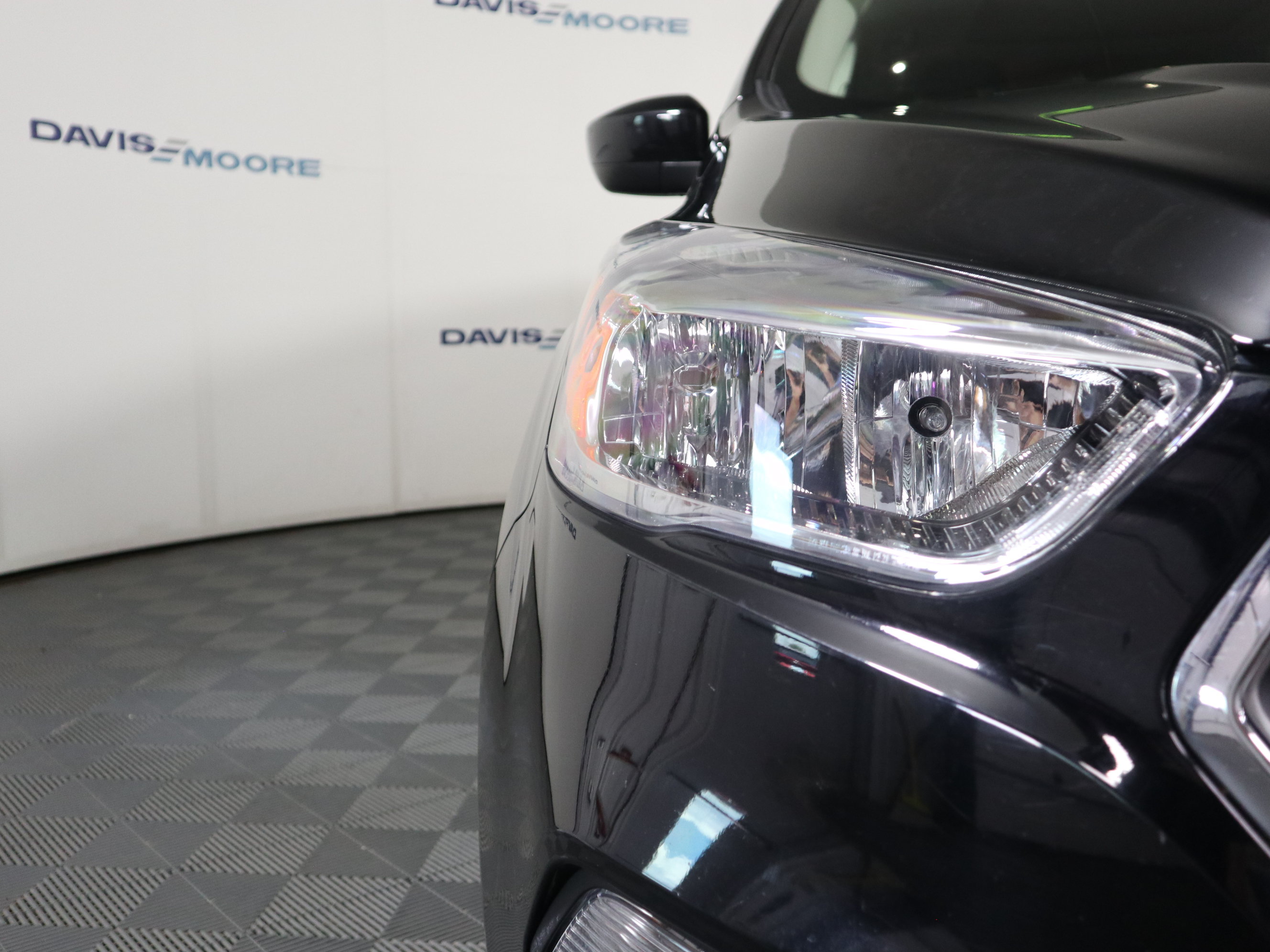 Used 2017 Ford Escape SE w/ SE Cold Weather Package AWD/4WD video 3