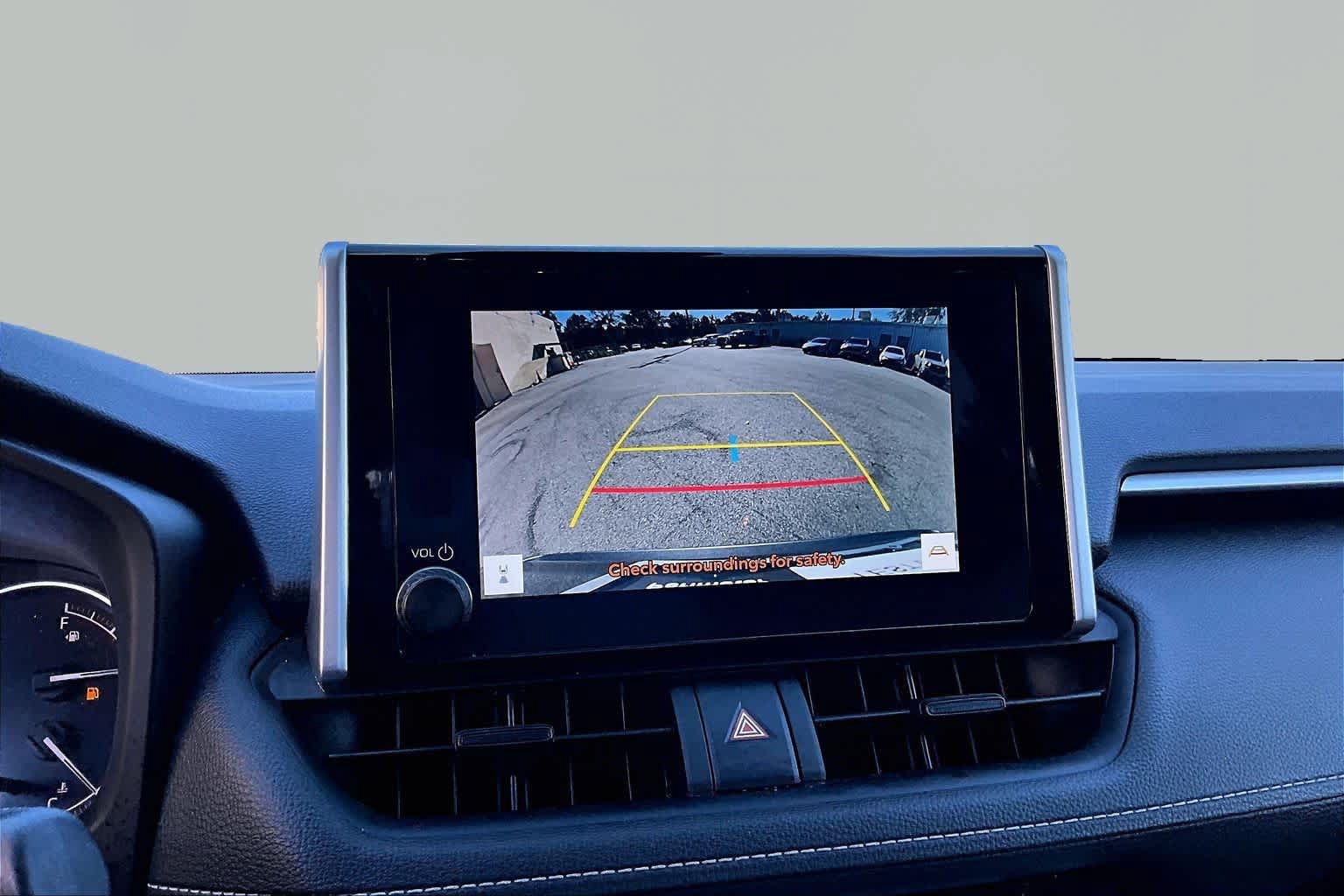 Used 2024 Toyota RAV4 XLE FWD image 27