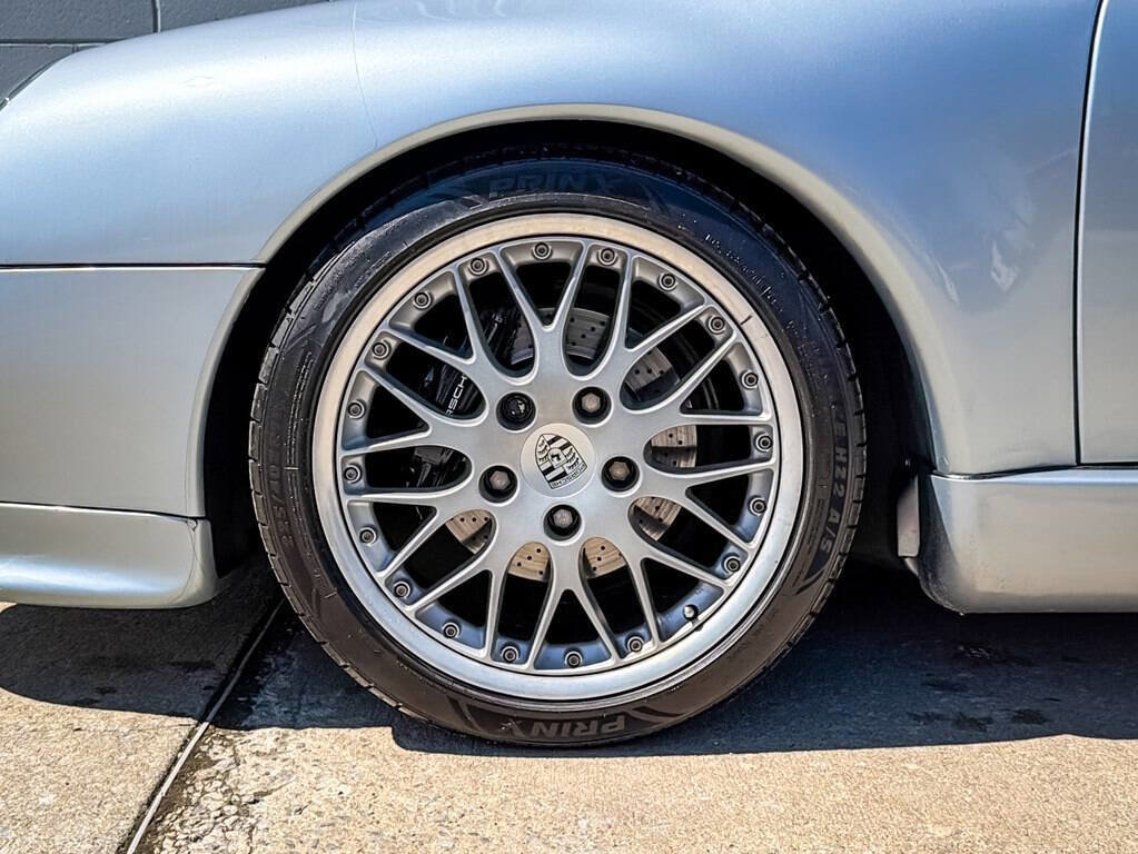 Used 1996 Porsche 911 Carrera RWD image 5
